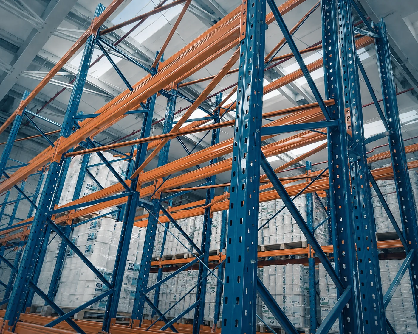 Racks industriales sismorresistentes con carga paletizada